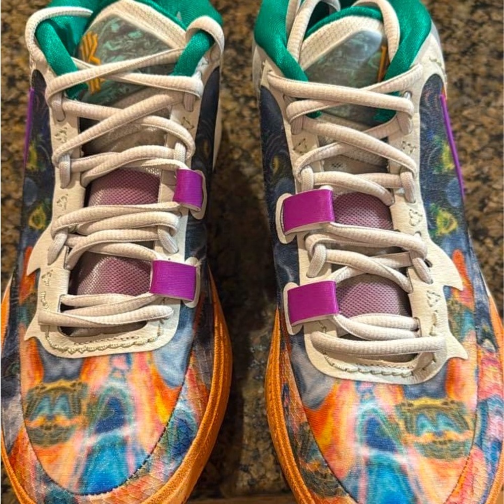 Kyrie Irving 8 sneakers